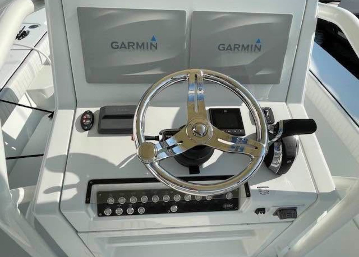 2018 Hell's Bay Estro Fighting Lady Yellow thumbnail